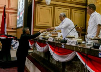 Direstui Dewan, Gubernur Ali Mazi Hibahkan Aset Pemda Ke Kemenhub