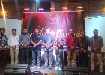 Peluncuran Tahapan Pemilu 2024 Tingkat KPU Buton, Dihadiri Ketua DPRD Hariasi