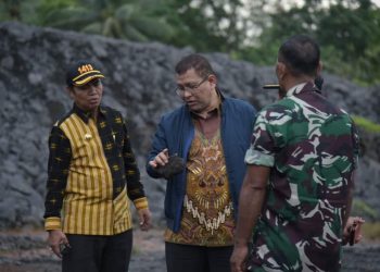 Kementerian PUPR Tinjau Lokasi Tambang dan Pabrik Aspal Buton