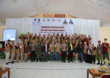 Ratusan Warga Buton Terima Layanan Kesehatan Gratis IDI, Bupati : Luar Biasa Dokter Indonesia