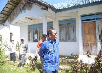 Kunker di Wolowa, Pj Bupati Buton Tinjau Puskesmas, Sekolah, Kantor Desa dan Kantor Camat