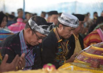 Hadiri Pesta Adat Ma’atano Santa, Pj Bupati Buton Ajak Perantau Bangun Kampung Halaman