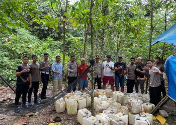Ungkap Tempat Produksi Miras di Kebun Warga, Polres Buton Amankan 2 Ton Miras