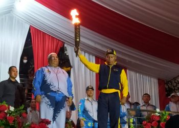 Pembukaan Porprov Sultra di Buton Berlangsung Meriah, Warga Padati Alun-Alun Takawa