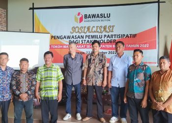 Bawaslu Buton Sosialisasi Pengawasan Pemilu Partisipatif, Hadirkan Dosen UHO Dr. Najib Husain