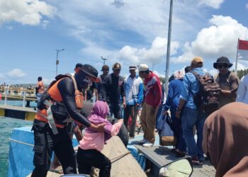 Penumpang KM Nur Rezki Berhasil Dievakuasi Usai Mati Mesin di Pulau Kaledupa