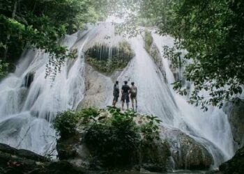 Indahnya Air Terjun Bumbula di Buton, Destinasi Wisata Wajib Dikunjungi