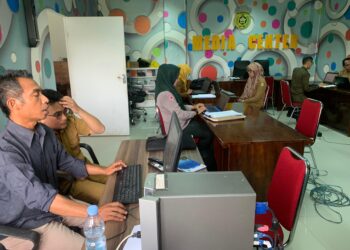 Tingkatkan Kualitas Tata Kelola Data Daerah, Diskominfo dan Persandian Buton Verifikasi Data Semua OPD