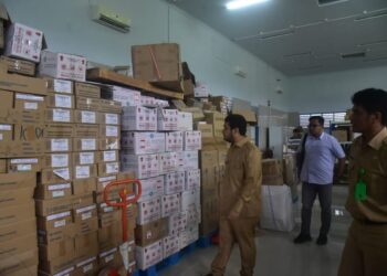 Bupati Buton Cek Isi Gudang Farmasi, Pastikan Pasokan Obat Tersedia