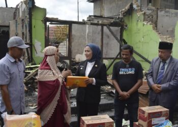 Korban Kebakaran di Kelurahan Batulo Terima Bantuan dari Pemkot dan Baznas Kota Baubau