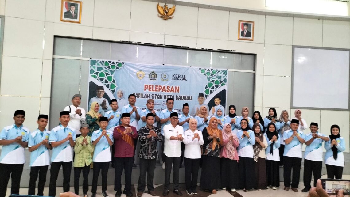 Pelepasan peserta STQH oleh Wawali Kota Baubau Hamsinah Bolu. (Foto/ist)