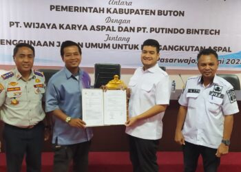 Pemkab Buton Teken Kerjasama dengan Perusahaan, Komitmen Bupati Sikapi Dampak Pengangkutan Aspal Gunakan Jalan Umum
