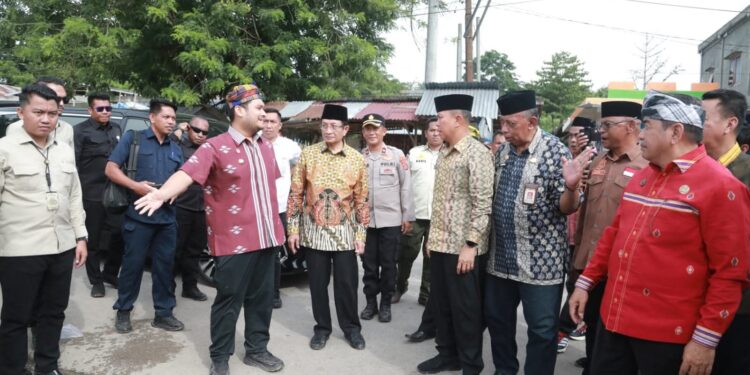 Menteri Agama dan Gubernur Sultra Tinjau Lokasi Kebakaran Pasar Kaloko